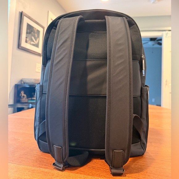 Away The Commuter Backpack - Picture 10 of 14